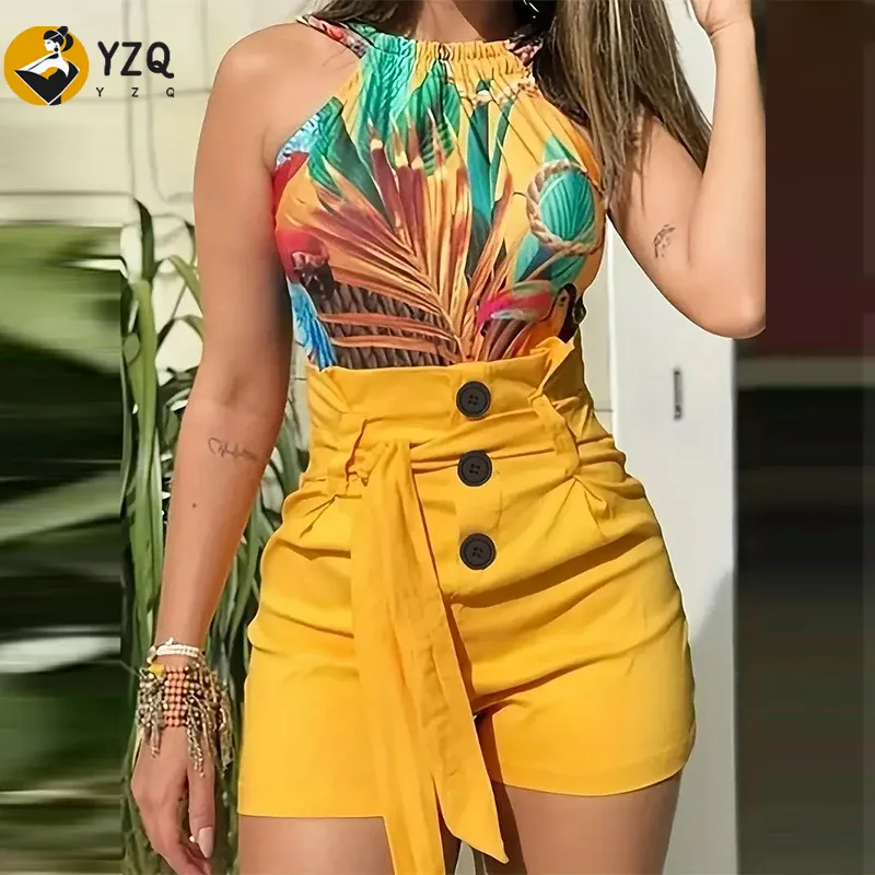 Summer Zara - شورت أمامي بأزرار أحادية اللون للنساء