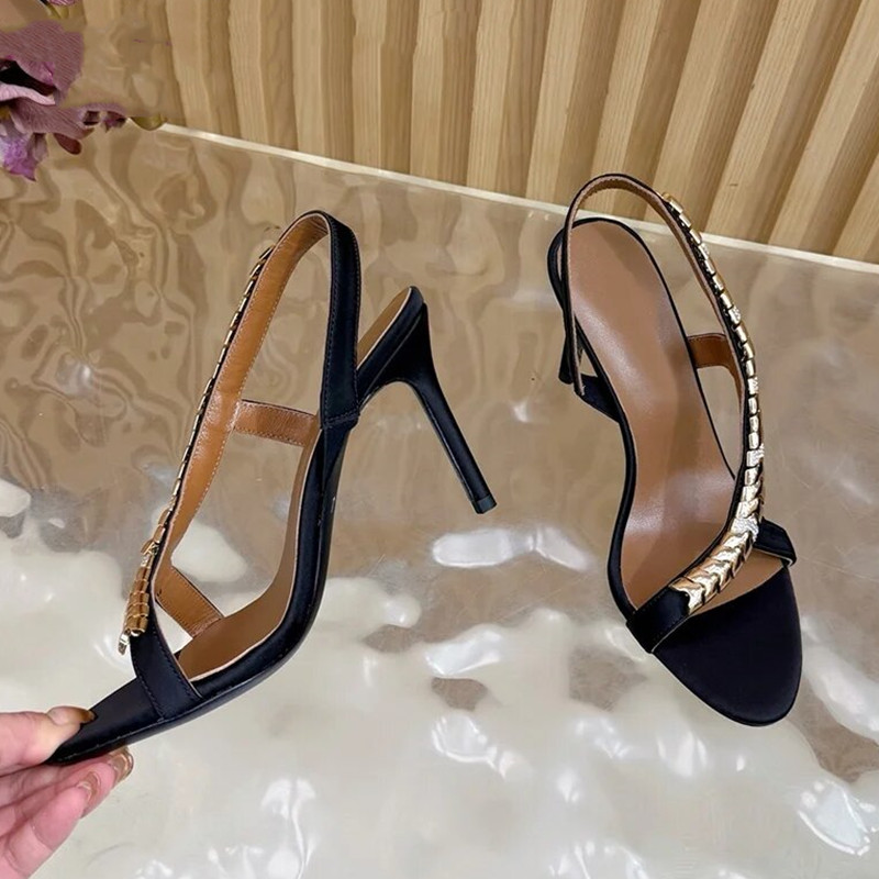 صنادل نسائية فاخرة مرصعة بالأح - مراجعة Summer Clothing Collection وسعره